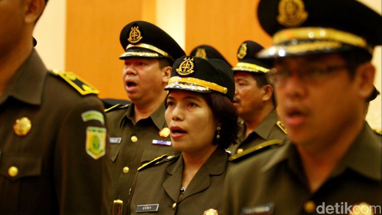 Jokowi Pimpin HUT Bhakti Adhyaksa di Kejagung