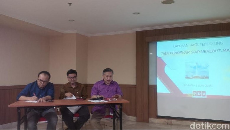 Risma dan Ridwan Kamil Jadi Pesaing Terberat Ahok di Pilgub 2017