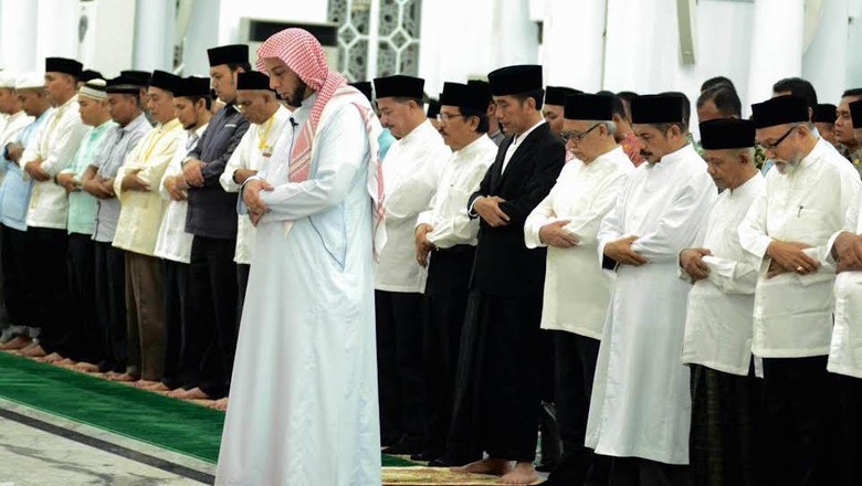 Presiden Jokowi dan Ibu Iriana Salat Id di Masjid Baiturrahman Aceh
