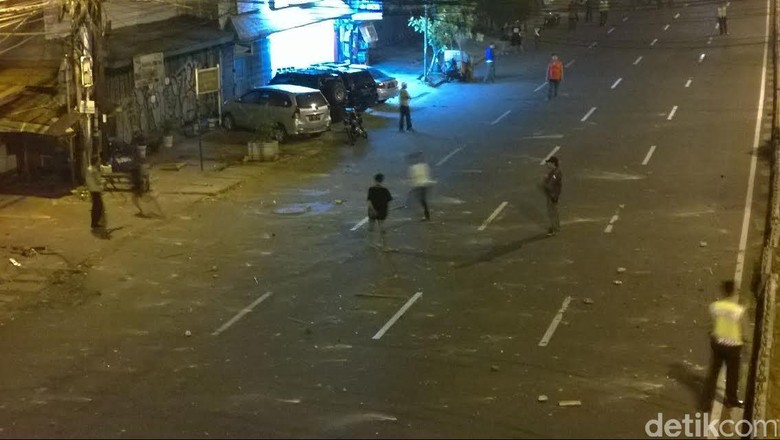 Remaja Tanggung Berulah di Otista Jaktim, Pengendara Takut Melintas