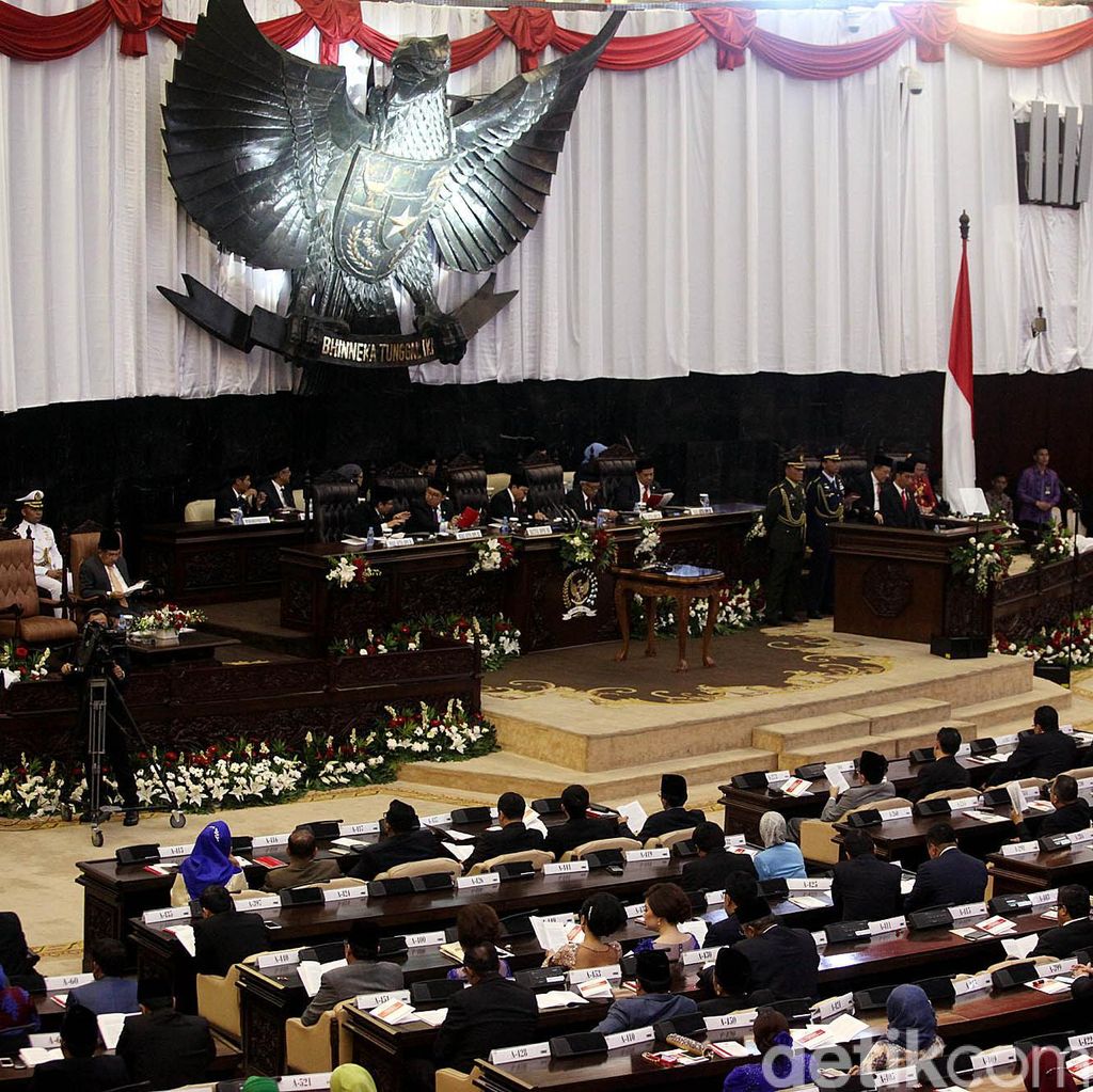 Anggota DPR Gerindra Tak Masalah Pekerja Asing Tak Wajib Bahasa Indonesia