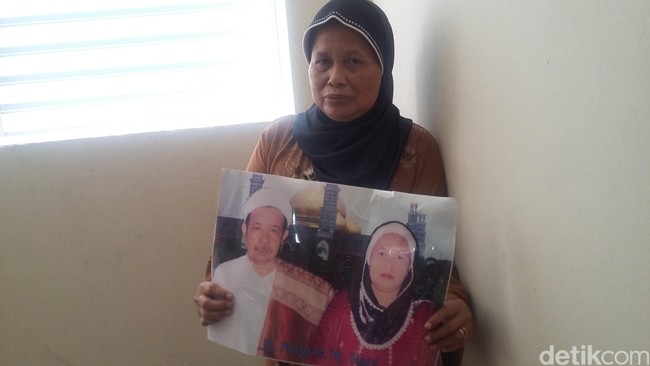 Ini Hajah Nani, Warga Kp Pulo yang Rumahnya Sukar Dirobohkan Backhoe Ini Hajah Nani, Warga Kp Pulo yang Rumahnya Sukar Dirobohkan Backhoe