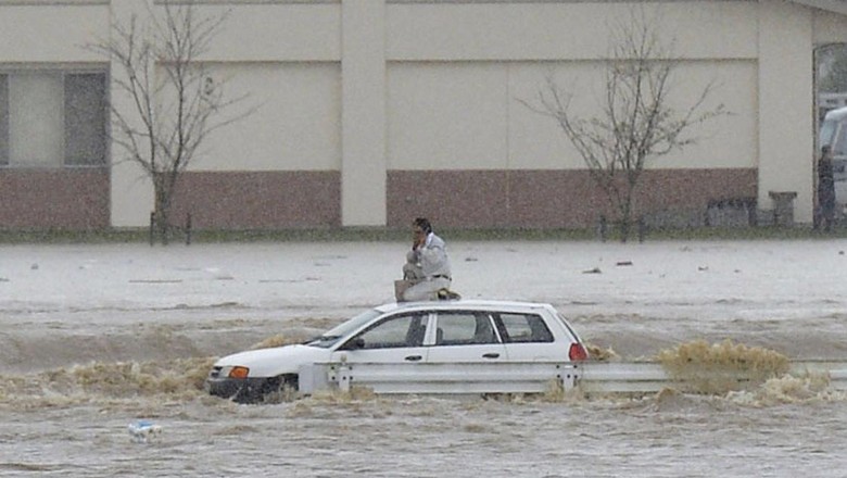 90 Ribu Warga Jepang Dievakuasi Akibat Banjir dan Longsor 90 Ribu Warga Jepang Dievakuasi Akibat Banjir dan Longsor