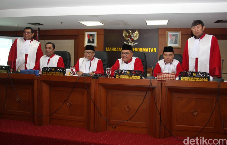 MKD Segera Jadwalkan Persidangan Novanto, Siapa Saja Bakal Dipanggil?