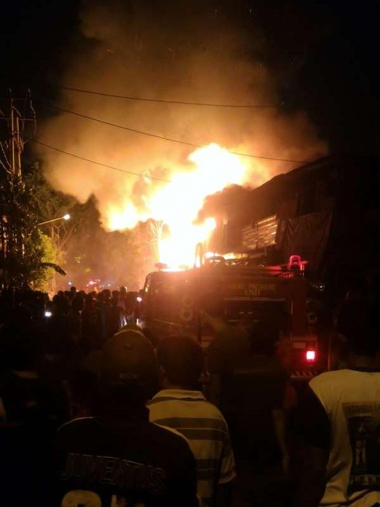 Kebakaran di Pademangan Timur, 15 Unit Damkar Dikerahkan