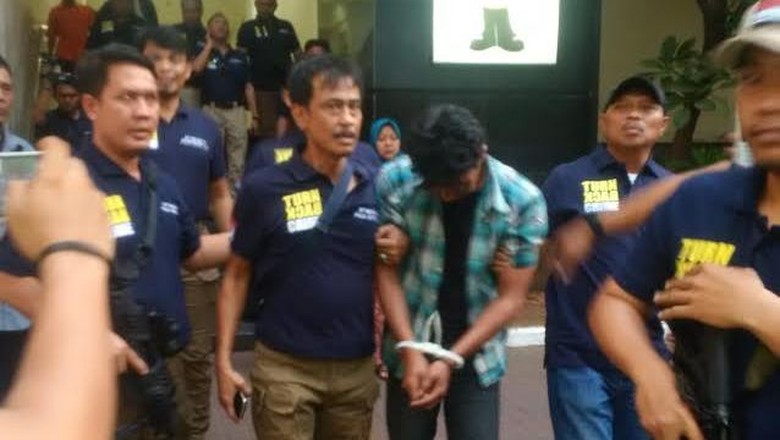 Police conduct Reconstruction Murder Pre Mother and Child in Cakung