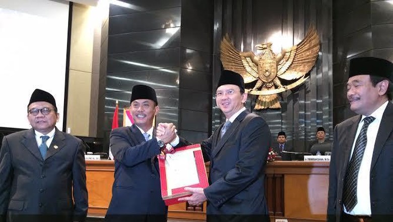 Ahok Sepakat dengan FPDIP untuk Sahkan RAPBD 2016 Melalui Perda