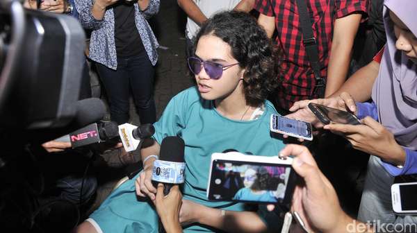 Dul Duduk di Kursi Roda Dul Duduk di Kursi Roda