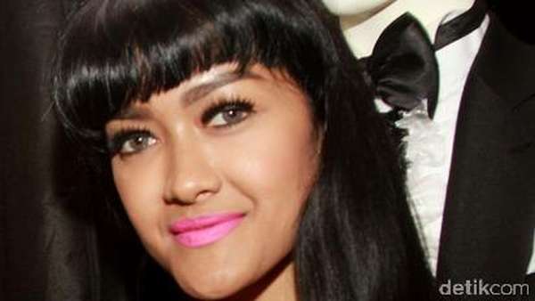 Bibir Neon Julia Perez Bibir Neon Julia Perez