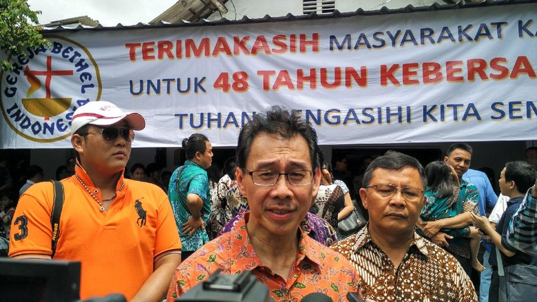 Rasa Senang Bercampur Sedih Jemaat GBI yang Kebaktian Terakhir di Kalijodo Rasa Senang Bercampur Sedih Jemaat GBI yang Kebaktian Terakhir di Kalijodo