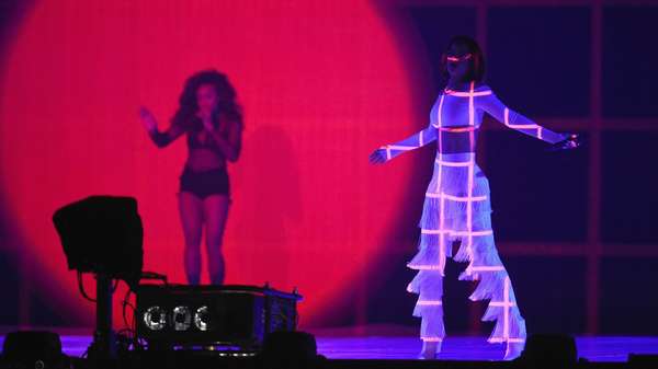Rihanna Twerking di BRIT Awards 2016 Rihanna Twerking di BRIT Awards 2016