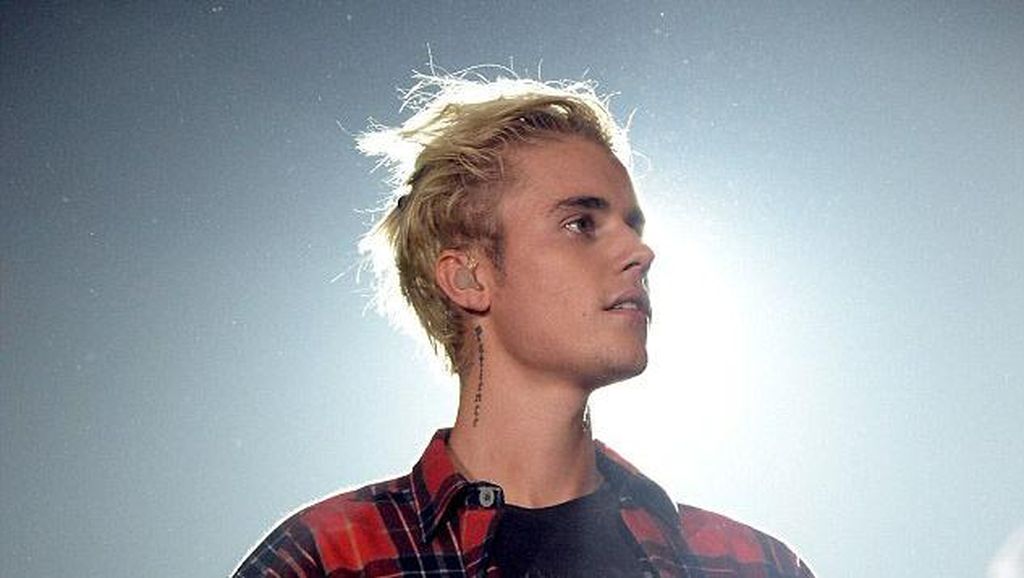 Justin Bieber Akui Mabuk Saat Manggung di Inggris Justin Bieber Akui Mabuk Saat Manggung di Inggris