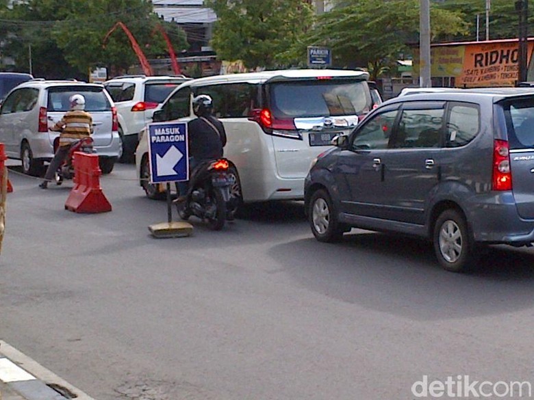 Traffic Cone di Depan Mal Persempit Jalan, ini Kata Dishub Semarang