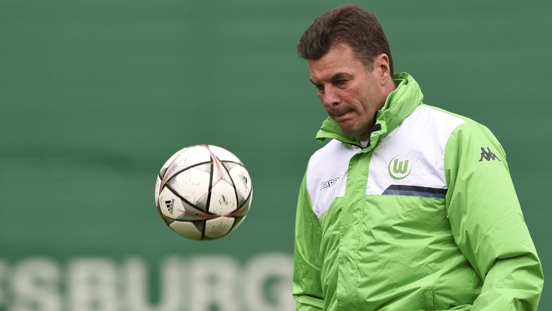 Wolfsburg dan Hecking Sepakat Pisah Jalan