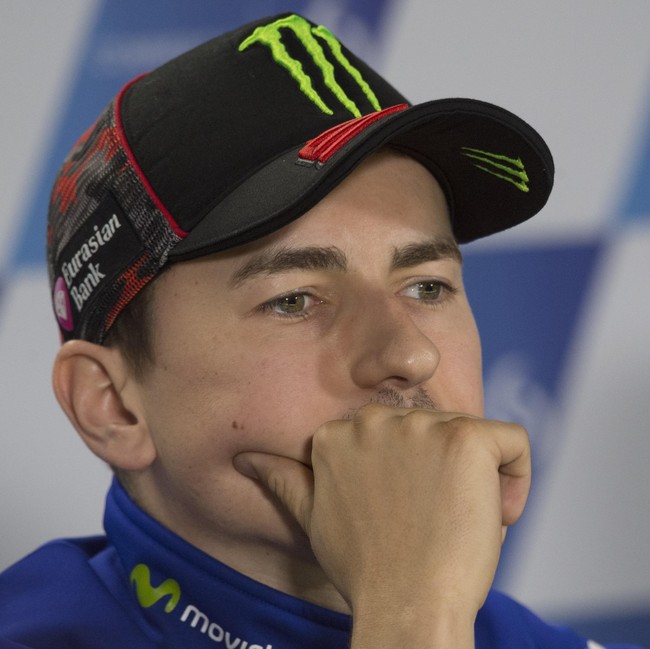 Rumor ke Ducati Kian Kencang, Lorenzo Tolak Berkomentar