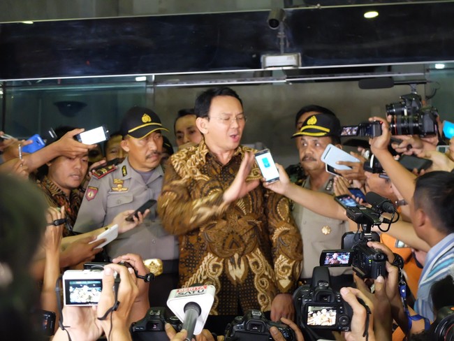 12 Jam Diperiksa KPK, Ahok Jelaskan Proses Pembelian Tanah Sumber Waras 12 Jam Diperiksa KPK, Ahok Jelaskan Proses Pembelian Tanah Sumber Waras
