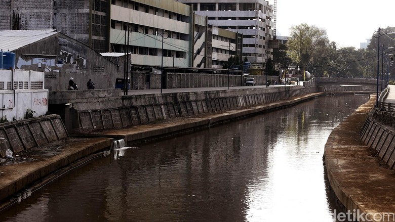 Wajah Sungai di Jakarta Terkini