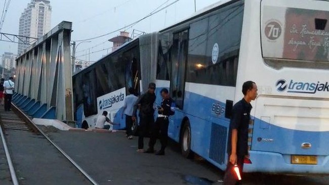 Kereta Hajar Busway di Mangga Dua!!