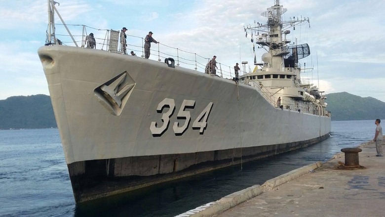Berlangsung Dramatis, KRI Oswald Siahaan Tangkap Kapal Nelayan Cina di Natuna Berlangsung Dramatis, KRI Oswald Siahaan Tangkap Kapal Nelayan Cina di Natuna
