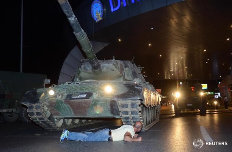 GBR2 Saat Rakyat Turki Menolak Kudeta Militer