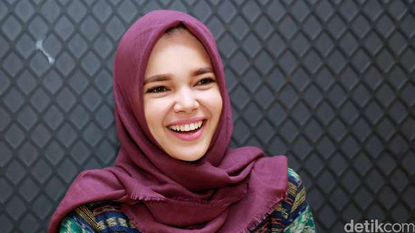 Pesona Dewi Sandra Pesona Dewi Sandra
