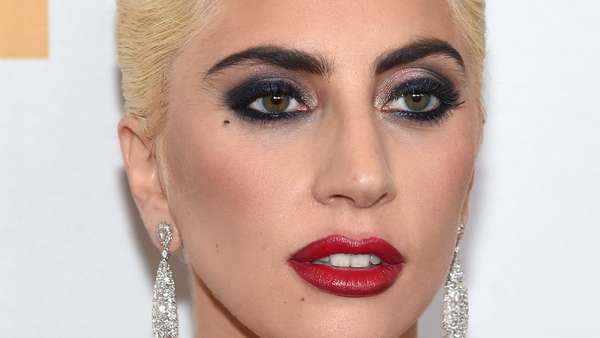 Lady Gaga Tampil Elegan Lady Gaga Tampil Elegan