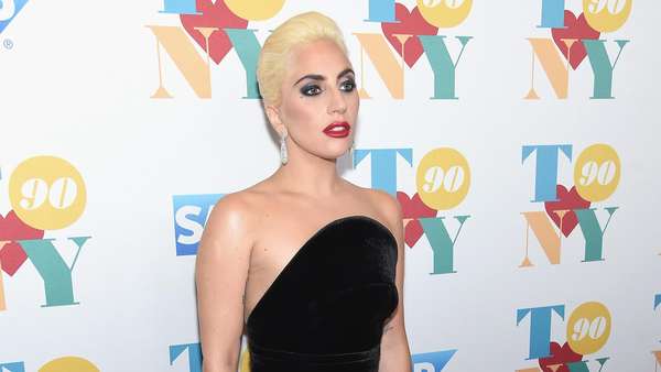 Lady Gaga Tampil Elegan Lady Gaga Tampil Elegan
