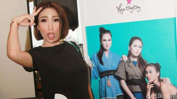 Pose Centil Ayu Dewi Pose Centil Ayu Dewi