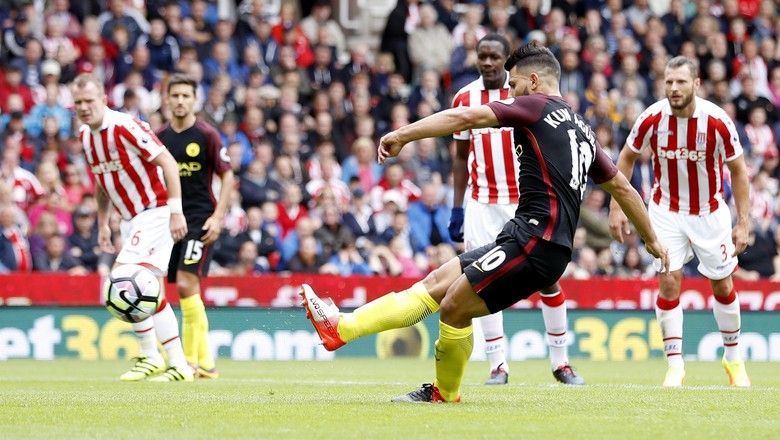 Turun Minum, City Unggul 2-0 atas Stoke