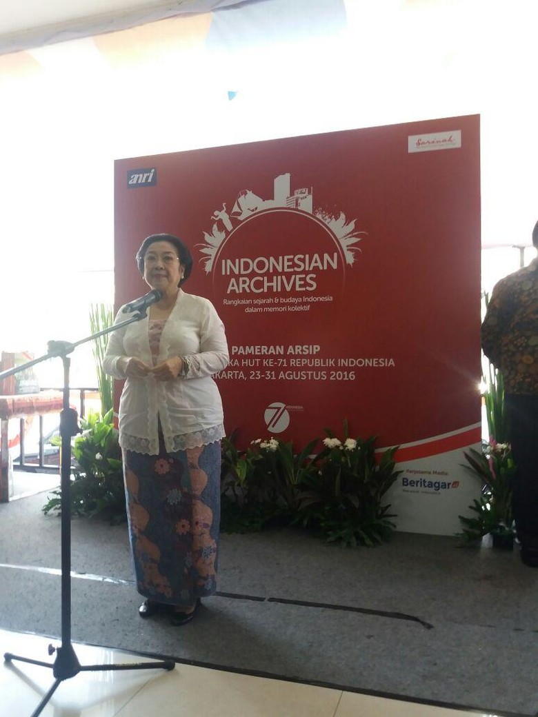 News Senyum Megawati Menjawab Pertanyaan Soal Pilgub DKI