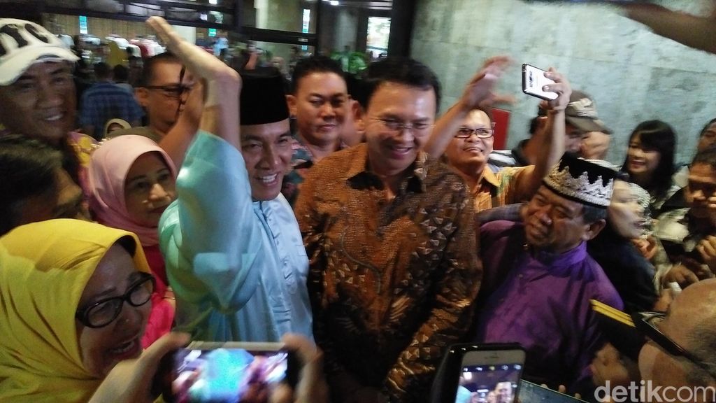 Foto Bareng Yusril, Ahok: Kita Enggak Pernah Berantem Foto Bareng Yusril, Ahok: Kita Enggak Pernah Berantem