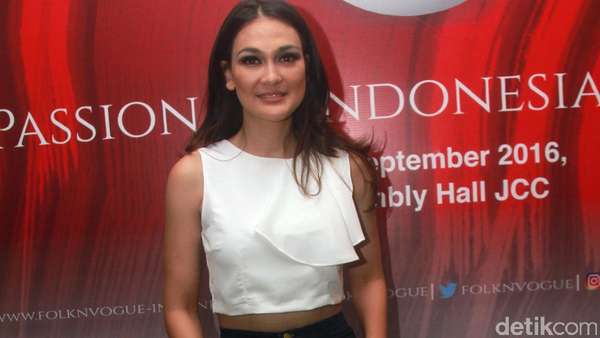 Tubuh Ramping Luna Maya Tubuh Ramping Luna Maya