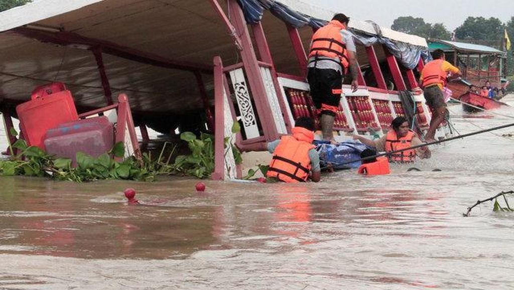 Perahu Terbalik di Chao Praya Thailand, 13 Orang Tewas Perahu Terbalik di Chao Praya Thailand, 13 Orang Tewas