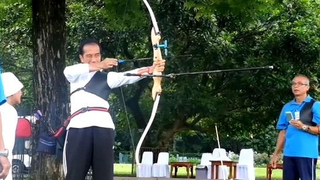 Saat Jokowi Bikin Vlog: Tanding Panahan Lawan Kaesang dan Menang 34-0 Saat Jokowi Bikin Vlog: Tanding Panahan Lawan Kaesang dan Menang 34-0