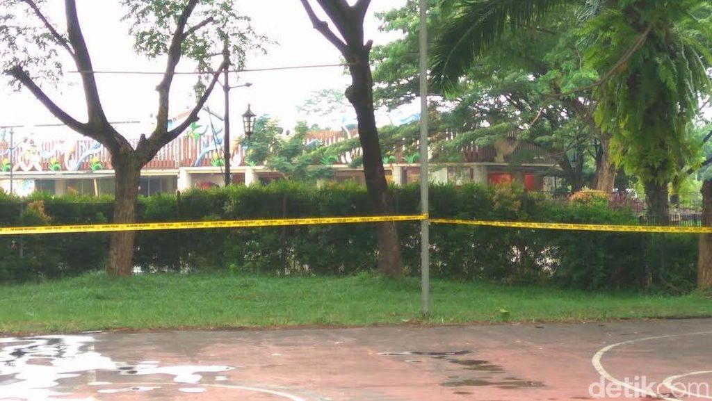 Ini Tiang Lampu Tempat Sandy Diikat Saat Ultah dan Meninggal Tersetrum Ini Tiang Lampu Tempat Sandy Diikat Saat Ultah dan Meninggal Tersetrum