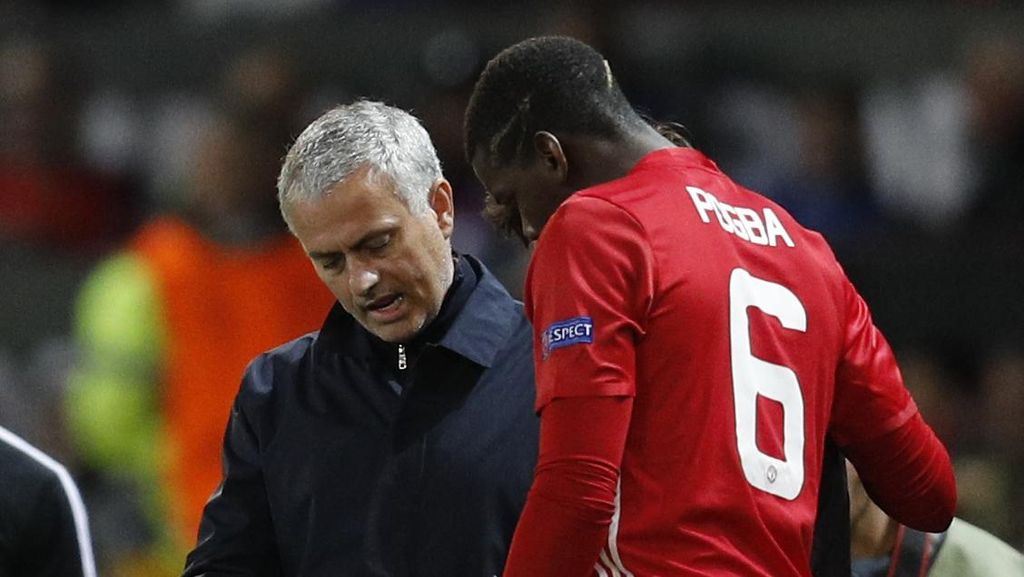 Asisten Salah Beri Info, Mourinho Marah-Marah di Pinggir Lapangan Asisten Salah Beri Info, Mourinho Marah-Marah di Pinggir Lapangan