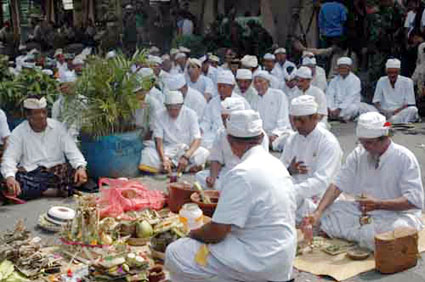 pakaian tradisional adat2 Pakaian Tradisional Nusantara I (Jawa & Bali)
