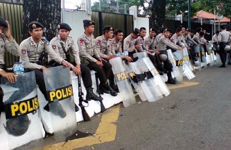 mengenai contoh makalah
