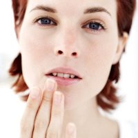 Penyebab Dan Cara Mengatasi Bibir Pecah-Pecah Cara Mengatasi Bibir Pecah-Pecah