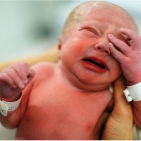 Kenapa Bayi Menangis Saat Baru Lahir?