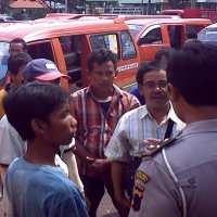 demo-angkot.jpg