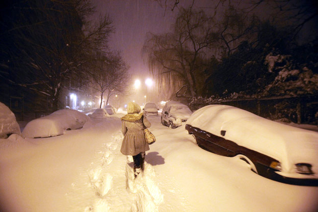 http://images.detik.com/content/2010/12/27/157/salju1.jpg