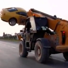 gto dalam Gokill Ferrari Presiden Tunisia Dijarah dengan Forklift 