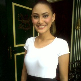 Alessandra Usman Siap Pamer Tari Mandau di Miss Asia Pacific World 2011