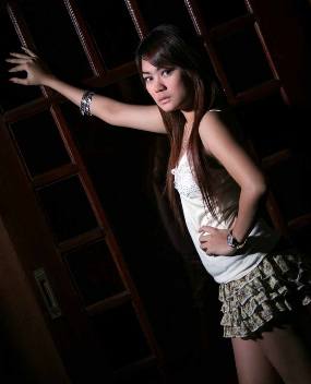 Profile Artis Ramona Rizki