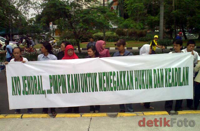 Rumahnya Digusur, Purnawirawan TNI Demo
