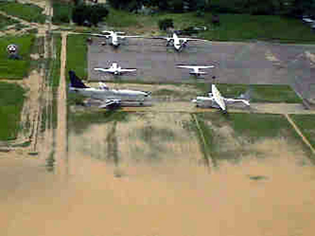 Bandara Polonia Terendam Banjir