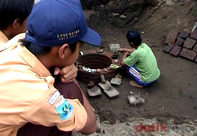 Patung Mirip Dewa Siwa Ditemukan di Mojokerto