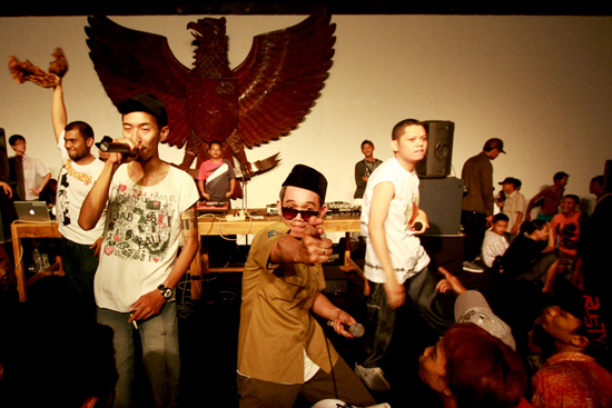 Ki Jarot (Jogja Hip Hop Foundation)   Bung Ayo Bung (Tribute to Affandi)