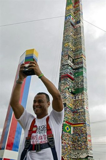 Menara Tertinggi di Dunia dari Lego